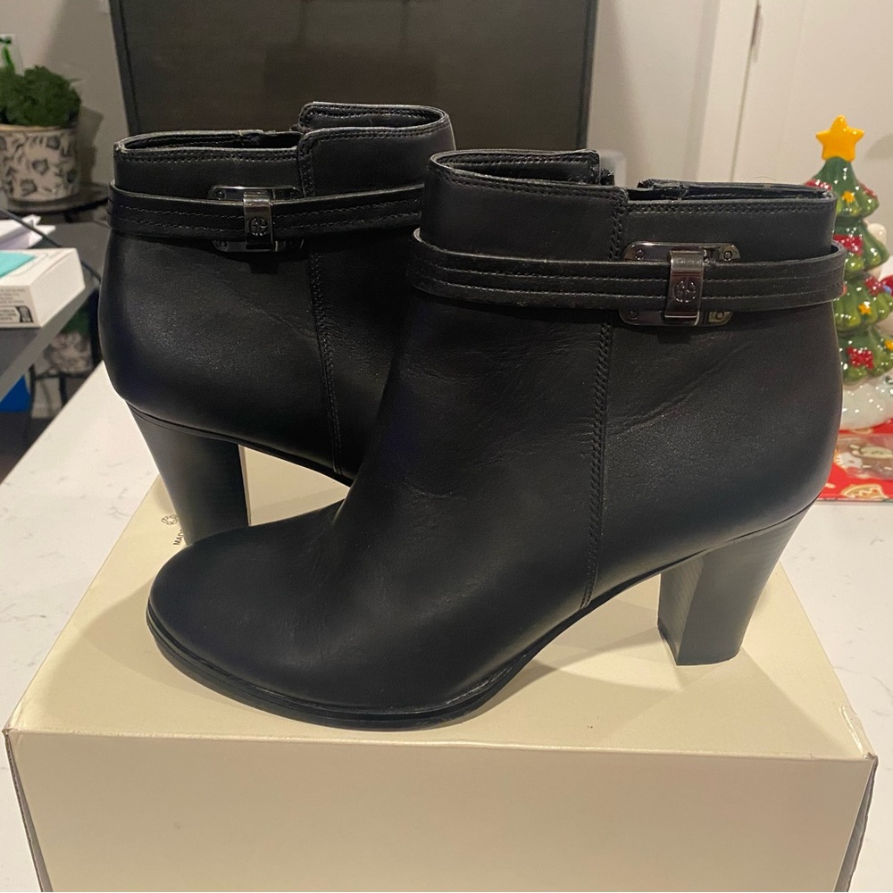 Like New! Giani Bernini Black Leather Ankle Boots 10 M - Picture 3 of 15